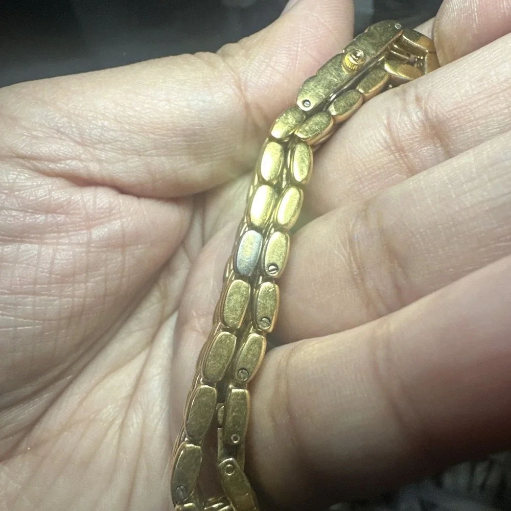 Working VTG Anne Klein Ladies Watch Fit 7in Gold Tone Quartz new battery 14mm